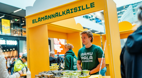 KESÄTÖIS­SÄ ARLAL­LA