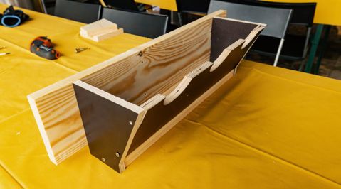 Vaihe 5: Kiinnitä päätyseinät