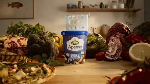Arla Apetina® juustokuutiot suolavedessä